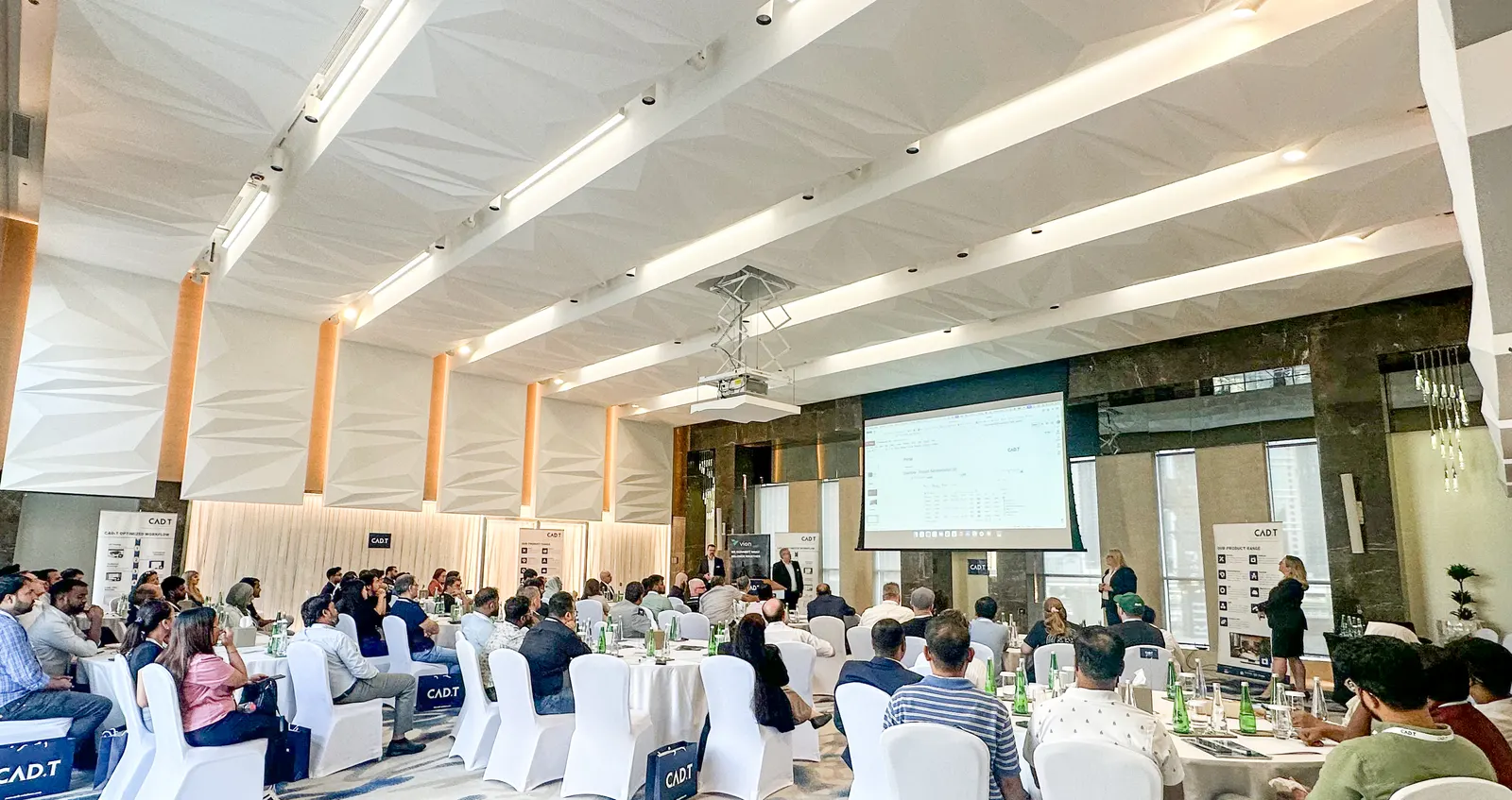 CAD+T Customer Meeting International 2026: Versiunea 2027 la Dubai – fotografia 1 din 3