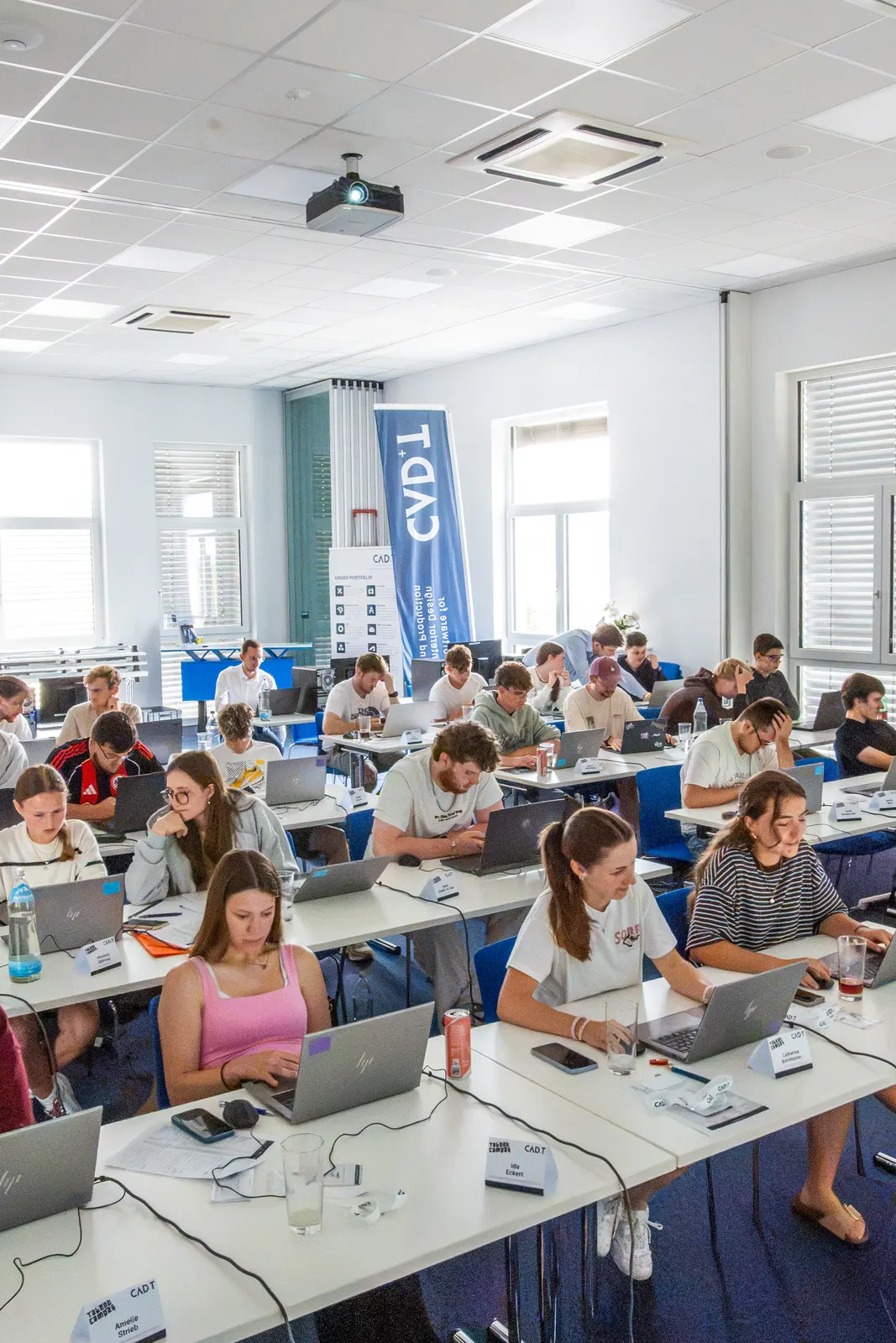 Talent Camp 2026: من بيانات التصميم إلى قطعة أثاث حقيقية – الصورة 5 من 9